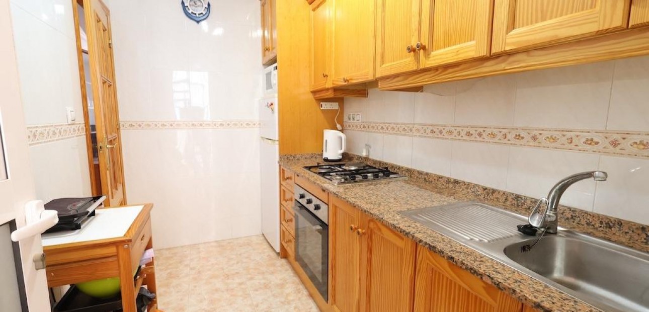 Sale - Bungalow -
Orihuela Costa - La Zenia