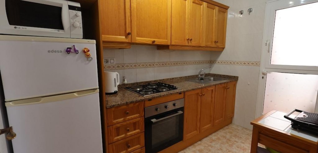 Sale - Bungalow -
Orihuela Costa - La Zenia