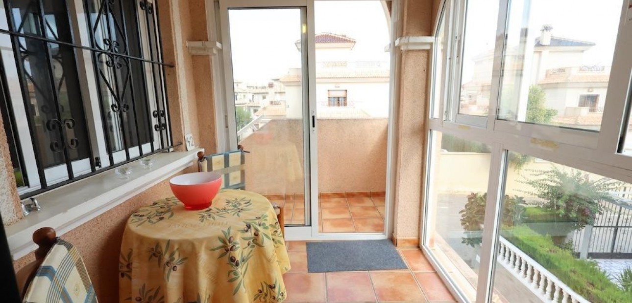 Sale - Bungalow -
Orihuela Costa - La Zenia