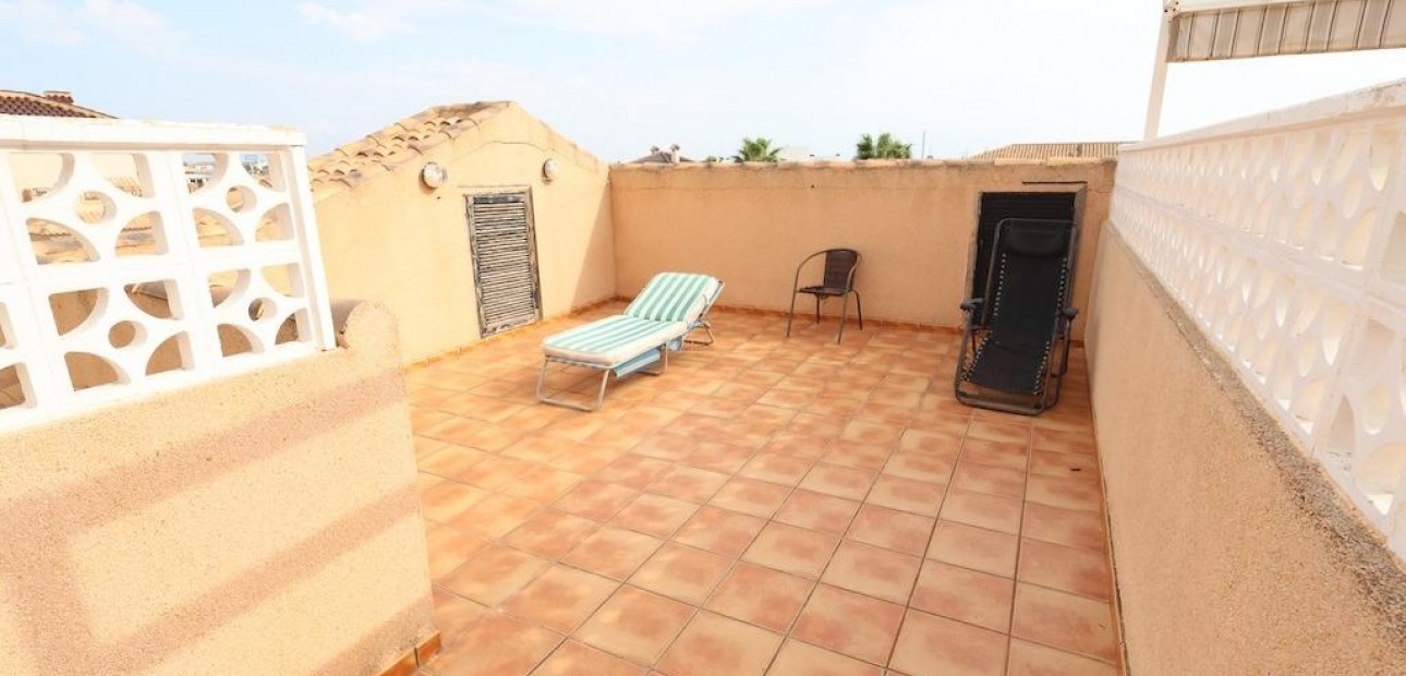 Sale - Bungalow -
Orihuela Costa - La Zenia