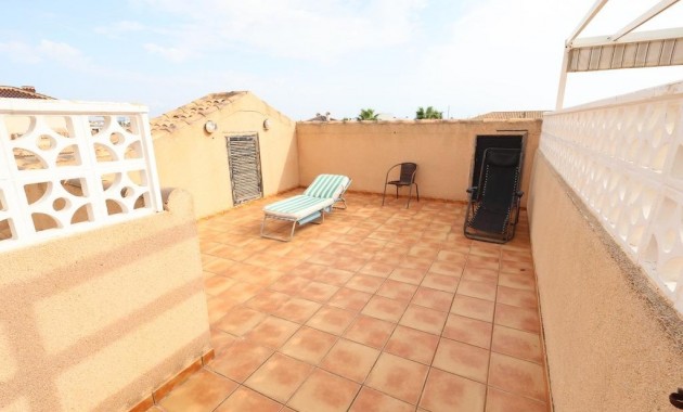 Sale - Bungalow -
Orihuela Costa - La Zenia