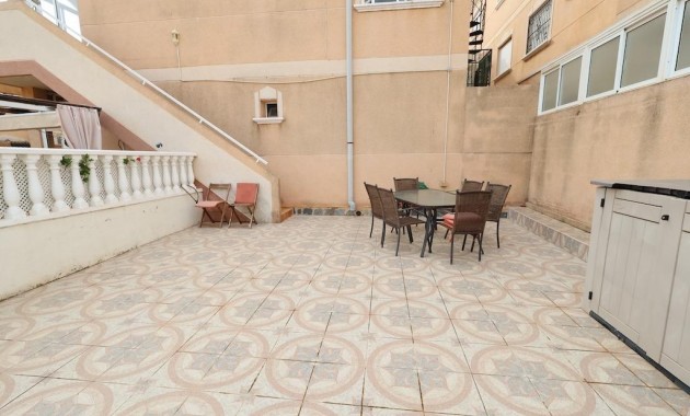Sale - Bungalow -
Orihuela Costa - La Zenia