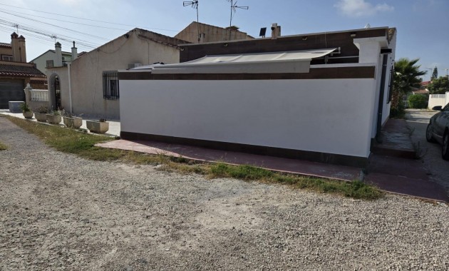 Sale - Bungalow -
Torrevieja - Los Balcones - Los Altos del Edén