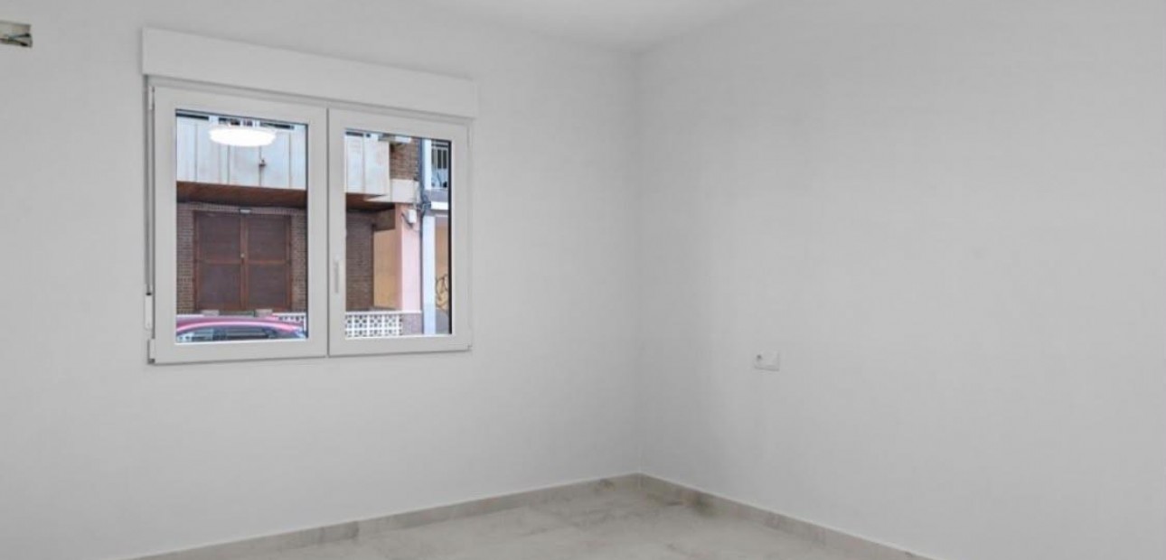 Herverkoop - Appartement / flat -
Torrevieja - torrevieja