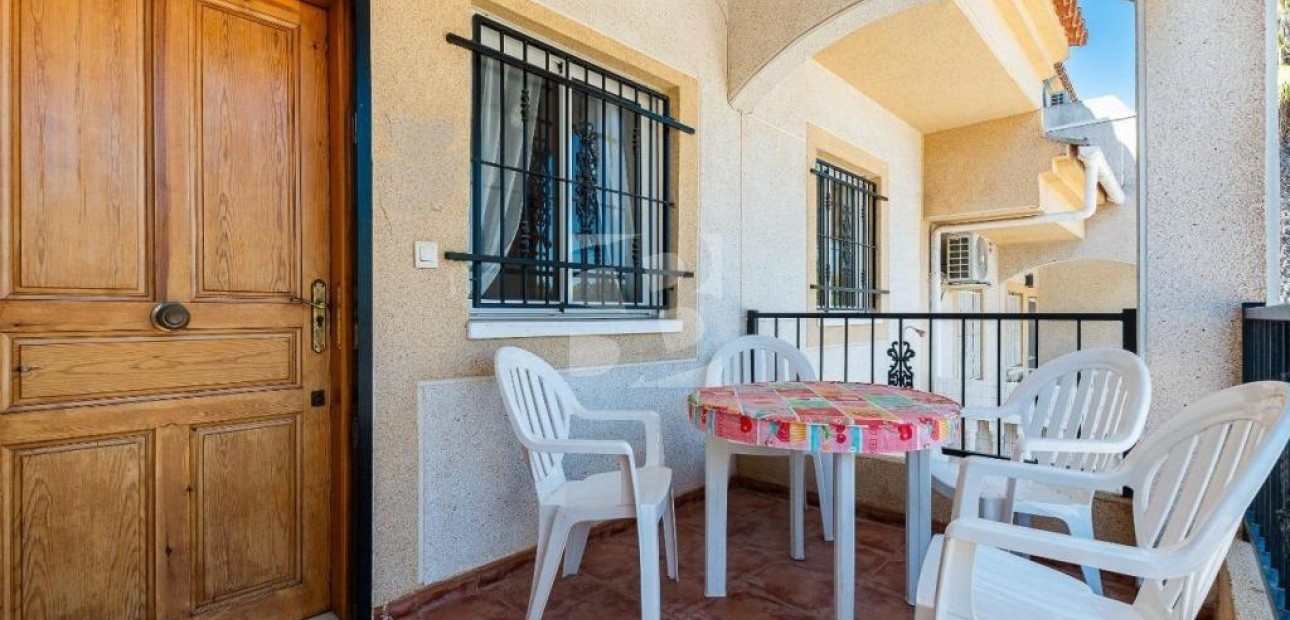 Sale - Bungalow -
Torrevieja - Estacion de autobuses