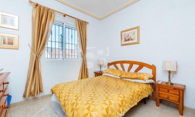 Sale - Bungalow -
Torrevieja - Estacion de autobuses