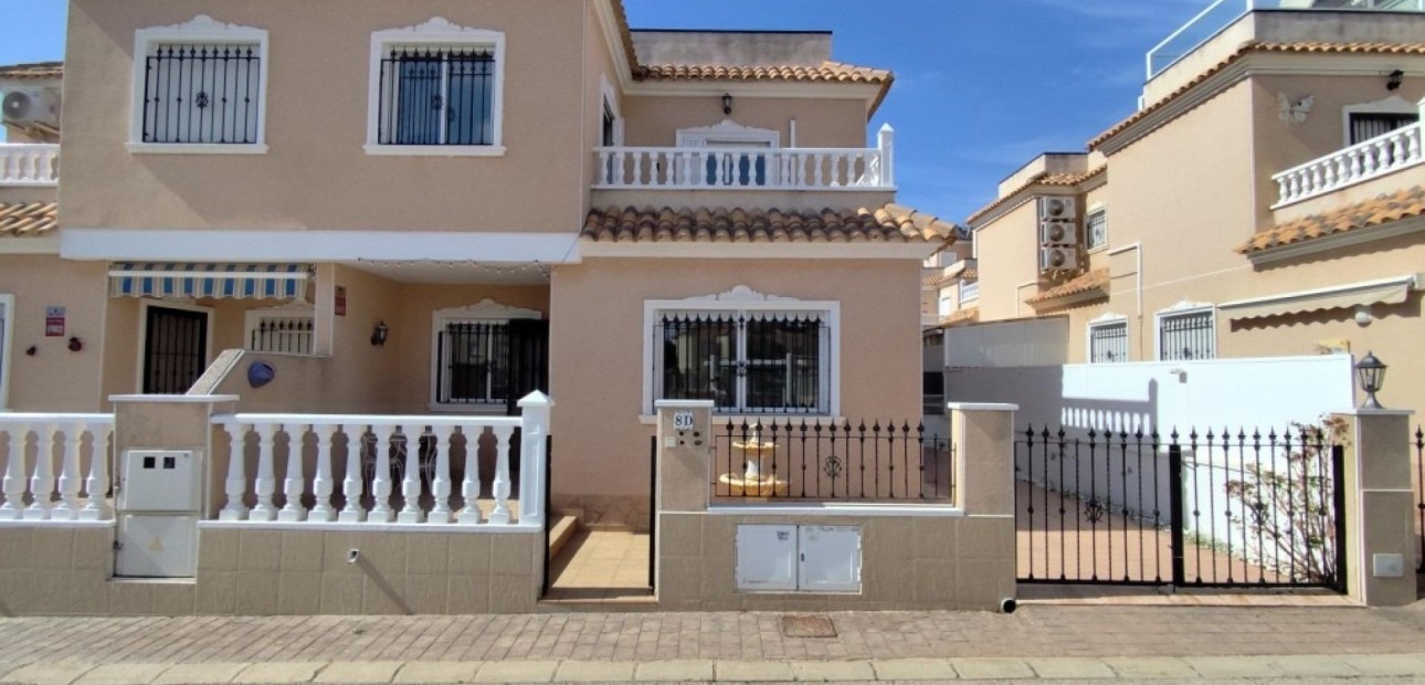 Sale - Bungalow -
Orihuela Costa - Campoamor