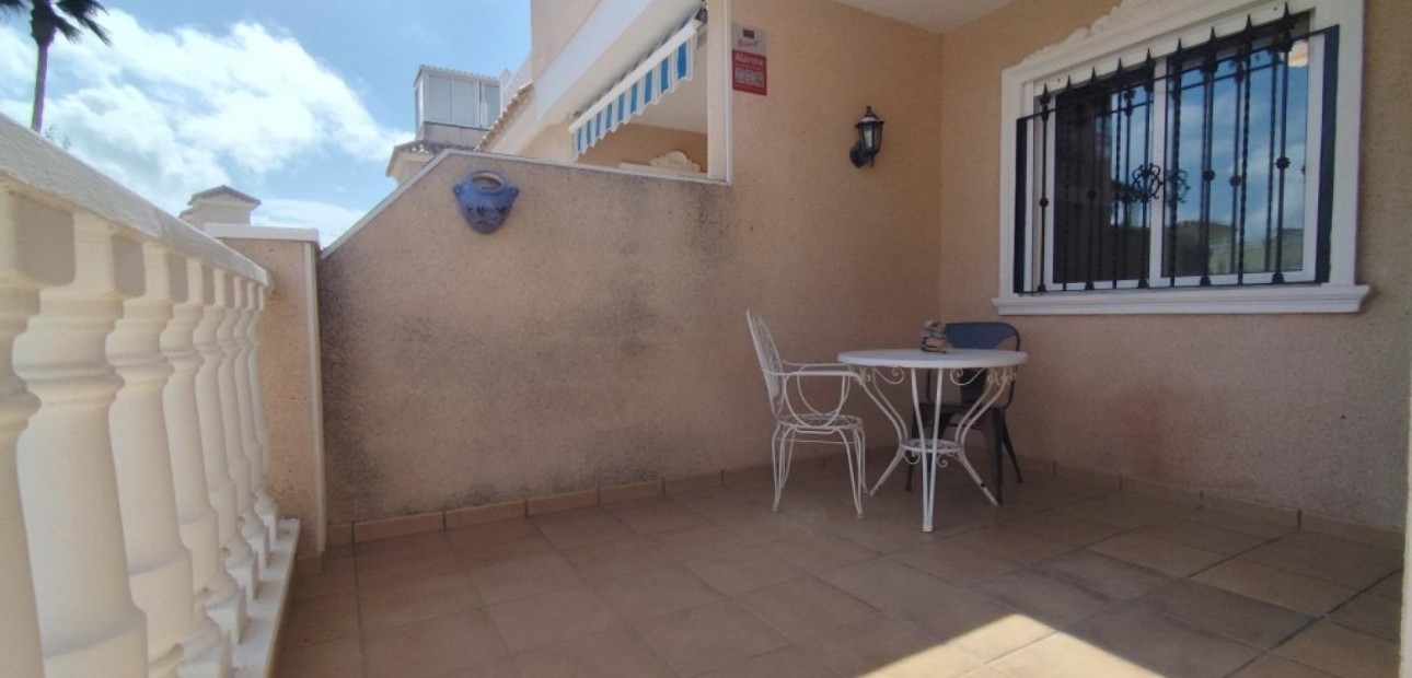 Sale - Bungalow -
Orihuela Costa - Campoamor