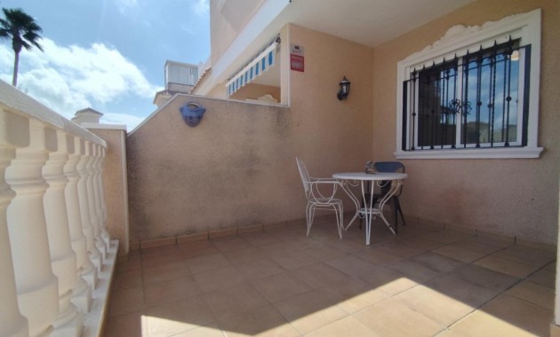 Sale - Bungalow -
Orihuela Costa - Campoamor