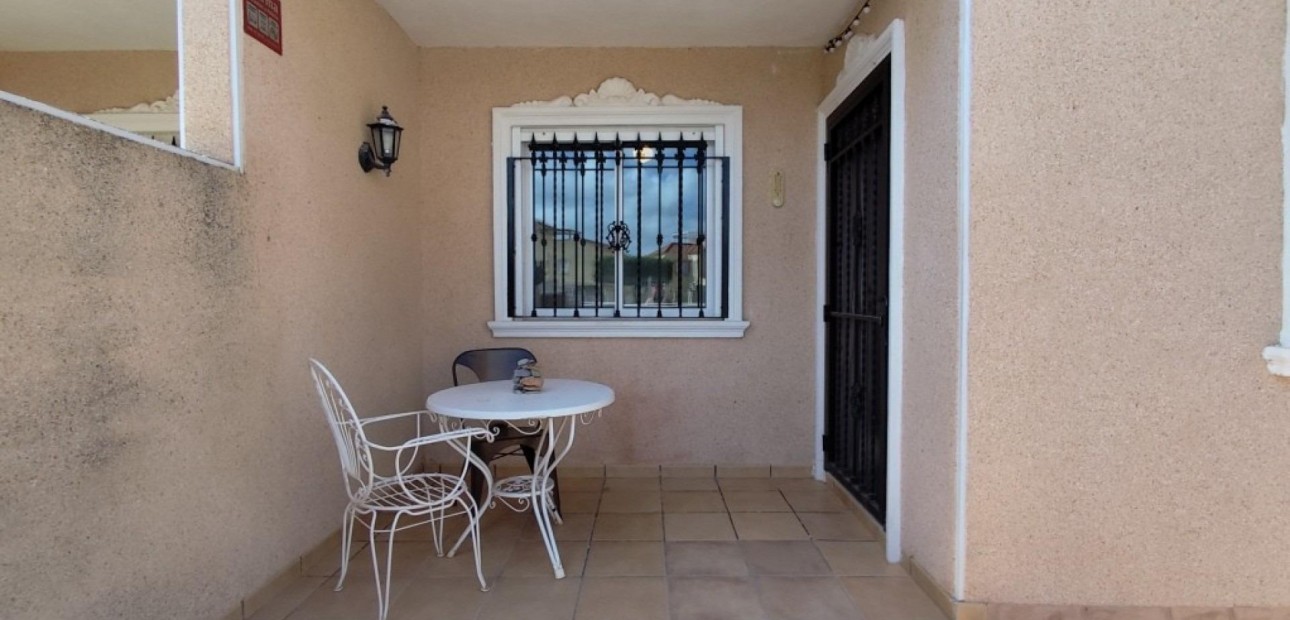 Sale - Bungalow -
Orihuela Costa - Campoamor