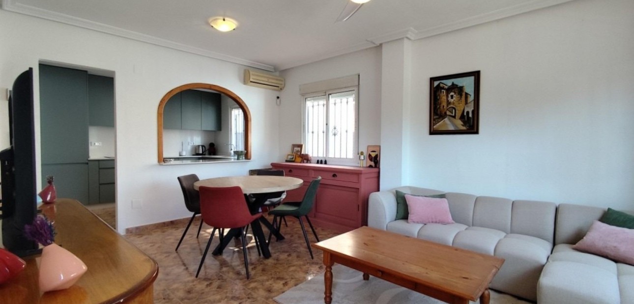 Sale - Bungalow -
Orihuela Costa - Campoamor