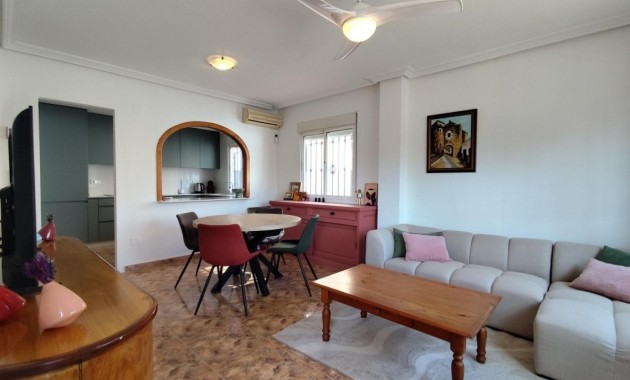 Sale - Bungalow -
Orihuela Costa - Campoamor