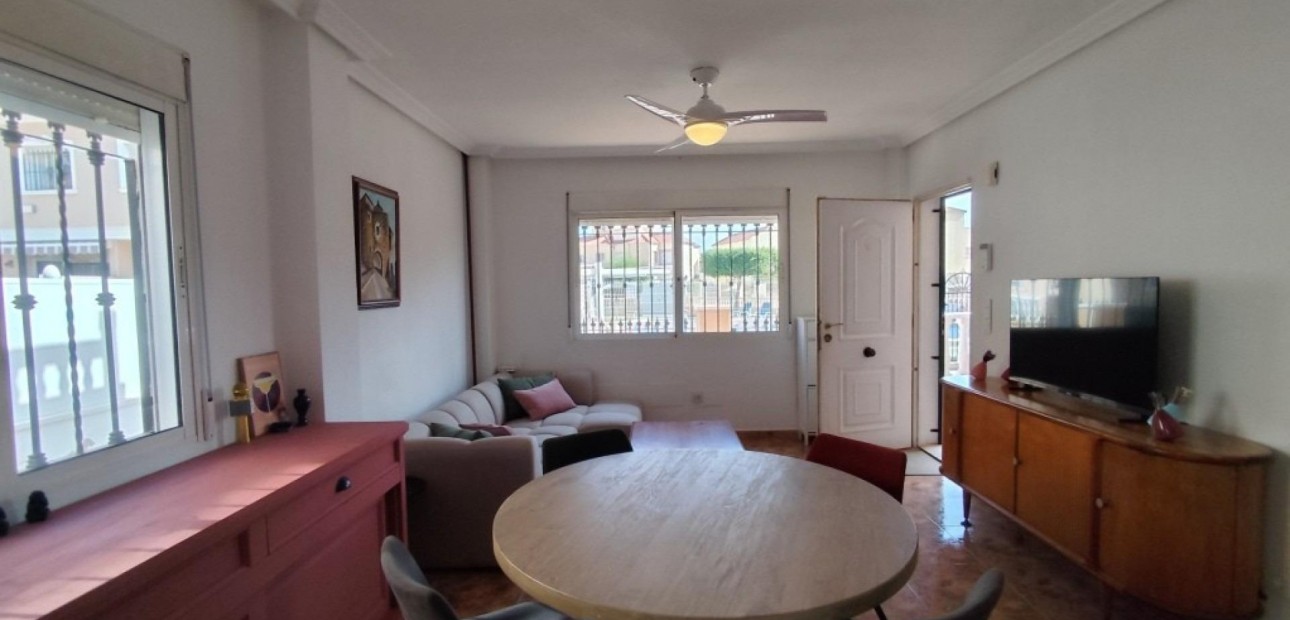 Sale - Bungalow -
Orihuela Costa - Campoamor