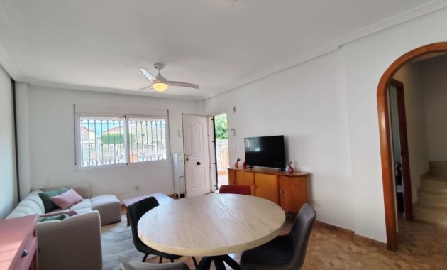 Sale - Bungalow -
Orihuela Costa - Campoamor