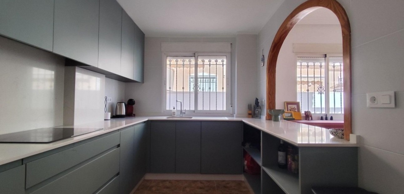 Sale - Bungalow -
Orihuela Costa - Campoamor