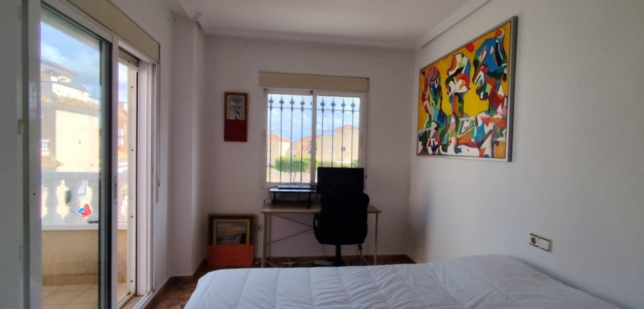 Sale - Bungalow -
Orihuela Costa - Campoamor