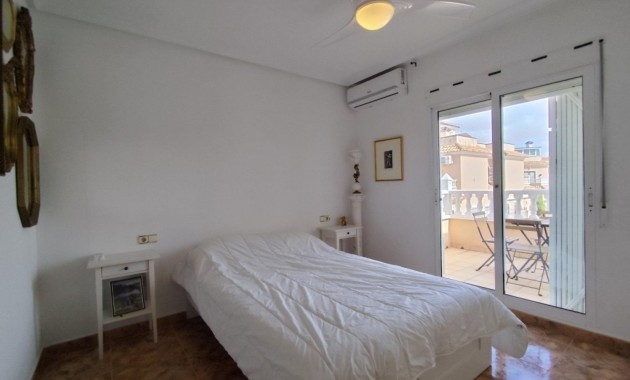 Sale - Bungalow -
Orihuela Costa - Campoamor