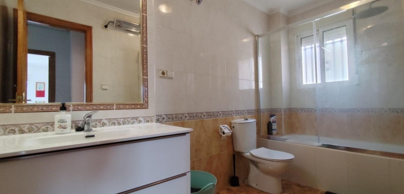 Sale - Bungalow -
Orihuela Costa - Campoamor