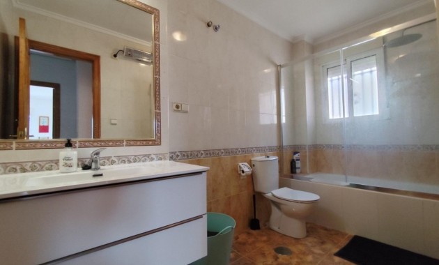 Sale - Bungalow -
Orihuela Costa - Campoamor