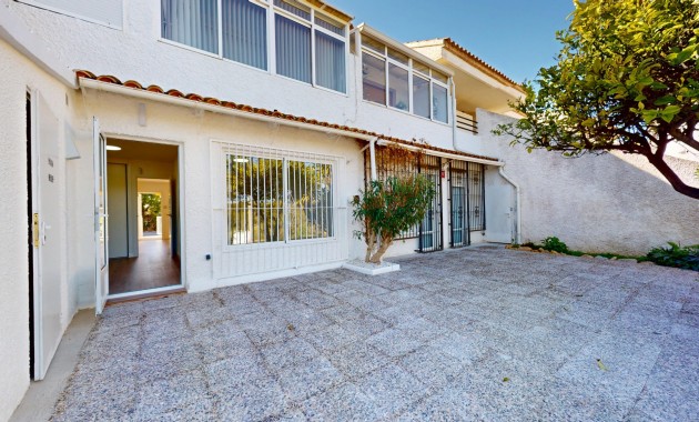 Sale - Apartment / flat -
Orihuela Costa - Villamartin
