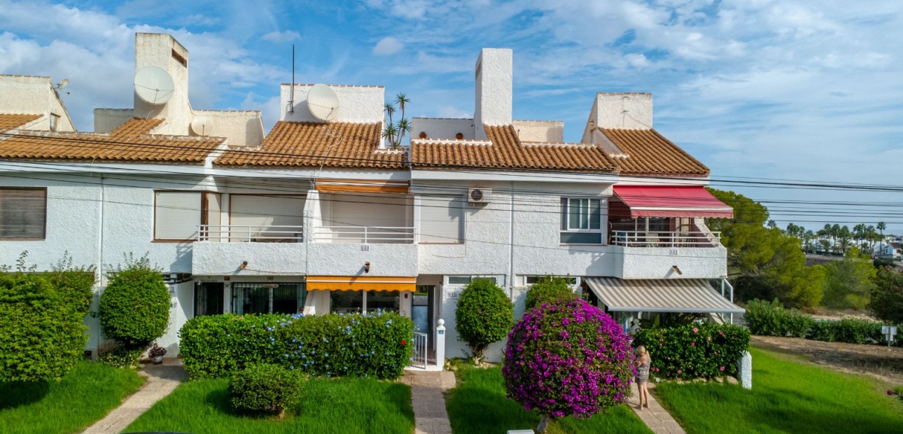 Sale - Apartment / flat -
Orihuela Costa - Villamartin