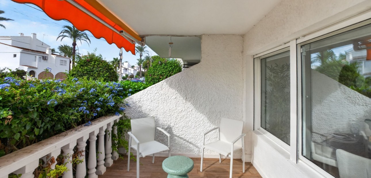 Sale - Apartment / flat -
Orihuela Costa - Villamartin