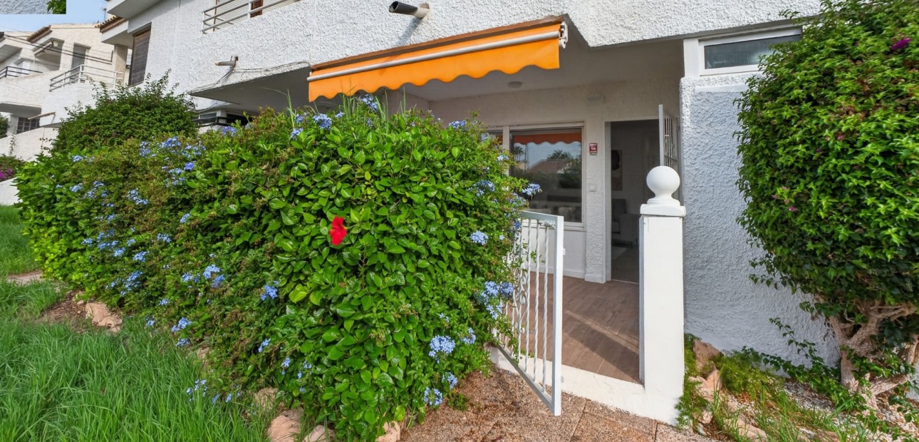 Sale - Apartment / flat -
Orihuela Costa - Villamartin