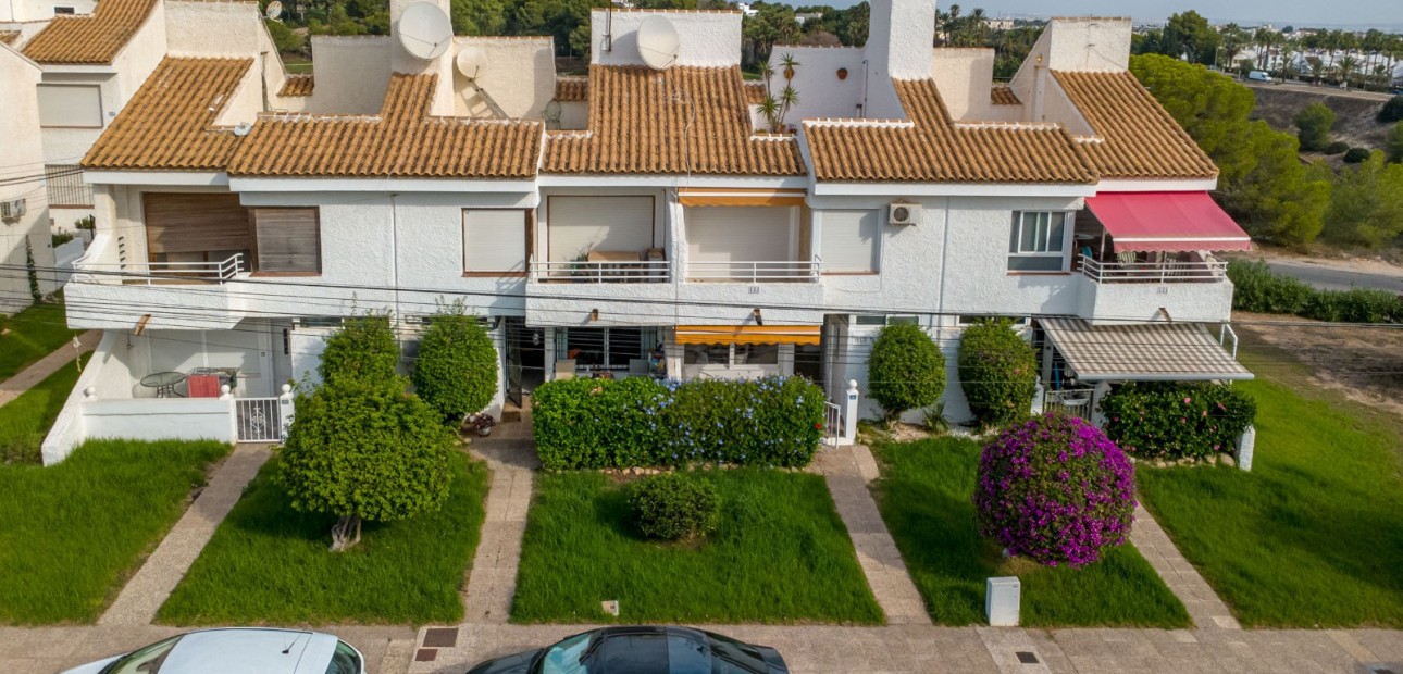 Sale - Apartment / flat -
Orihuela Costa - Villamartin
