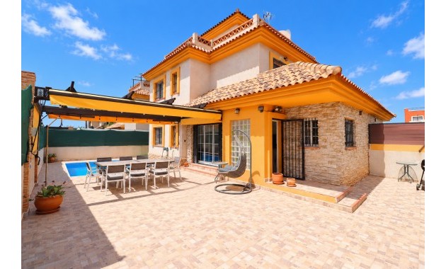 Sale - Semi Detached Villa -
Los Montesinos - La Herrada
