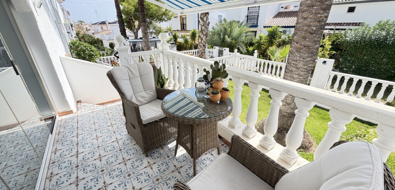 Sale - Bungalow -
Orihuela Costa - Villamartin