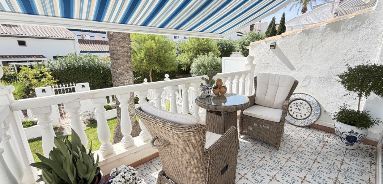 Sale - Bungalow -
Orihuela Costa - Villamartin