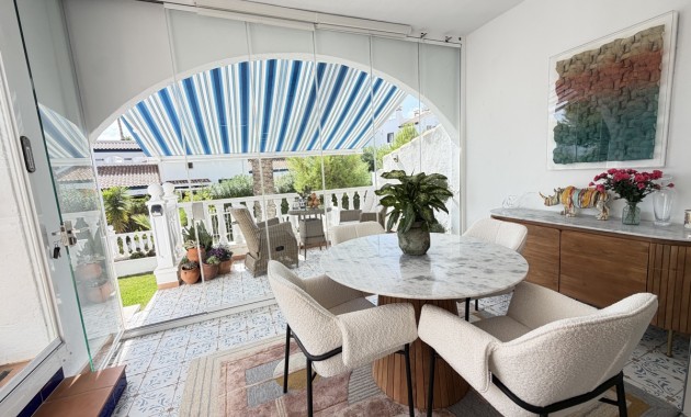 Sale - Bungalow -
Orihuela Costa - Villamartin