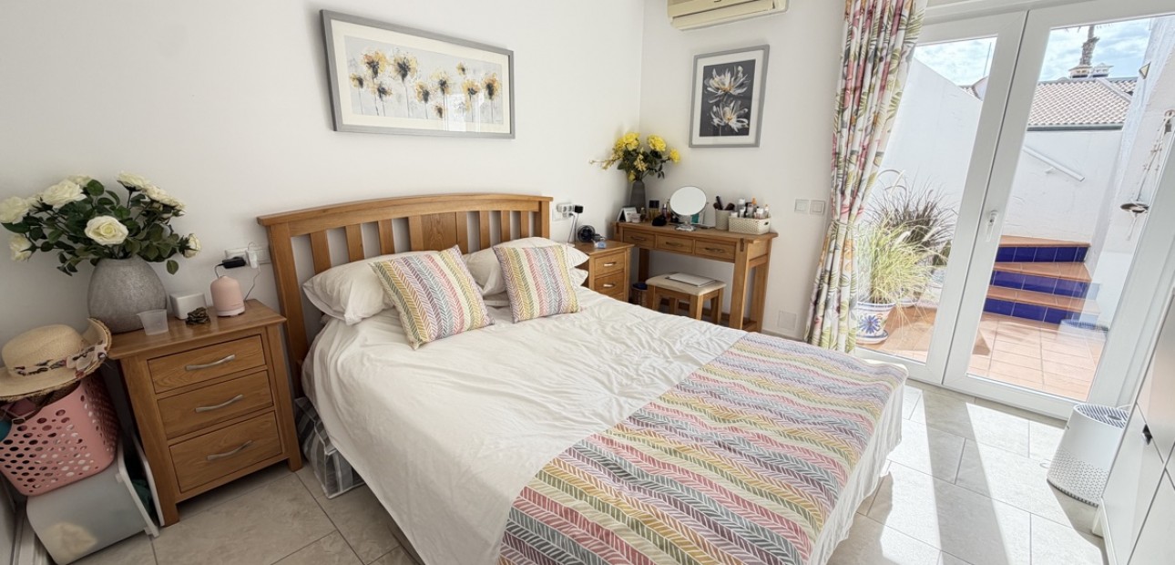 Sale - Bungalow -
Orihuela Costa - Villamartin