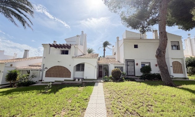 Sale - Bungalow -
Orihuela Costa - Villamartin