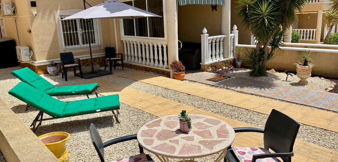 Sale - Apartment / flat -
Orihuela Costa - Villamartin