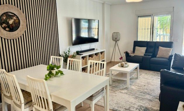 Sale - Apartment / flat -
Orihuela Costa - Villamartin