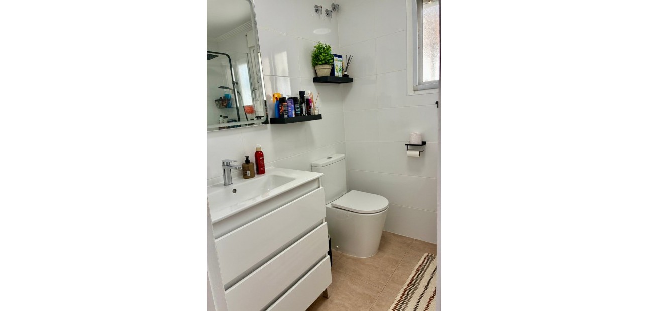 Sale - Apartment / flat -
Orihuela Costa - Villamartin