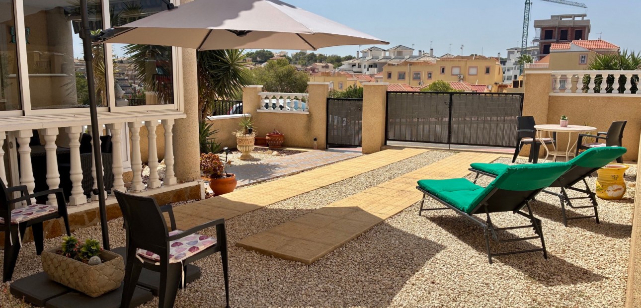 Sale - Apartment / flat -
Orihuela Costa - Villamartin