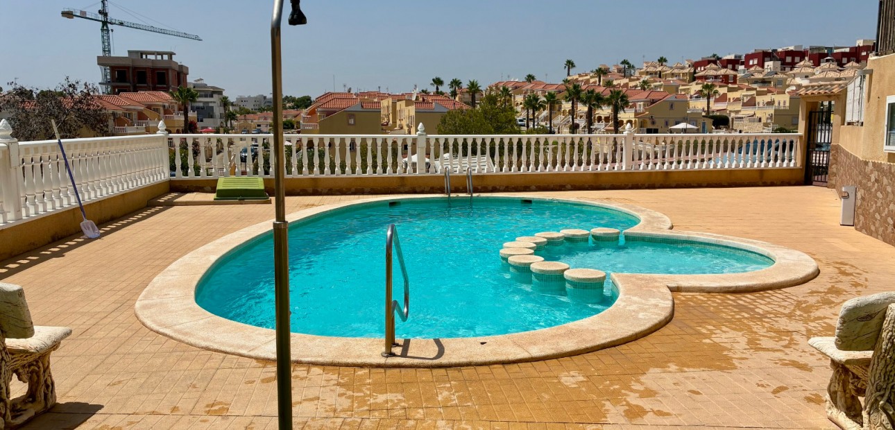 Sale - Apartment / flat -
Orihuela Costa - Villamartin