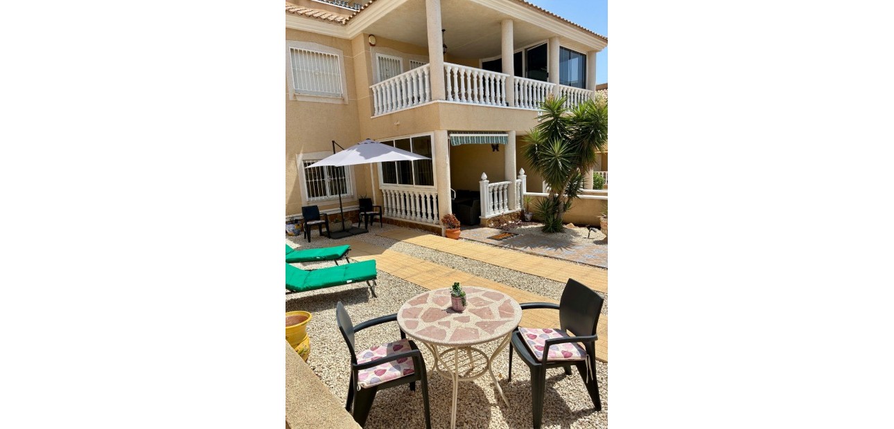 Sale - Apartment / flat -
Orihuela Costa - Villamartin