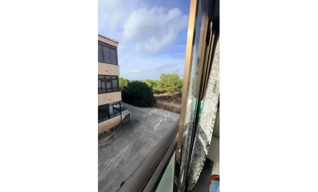 Sale - Apartment / flat -
Torrevieja - Centro