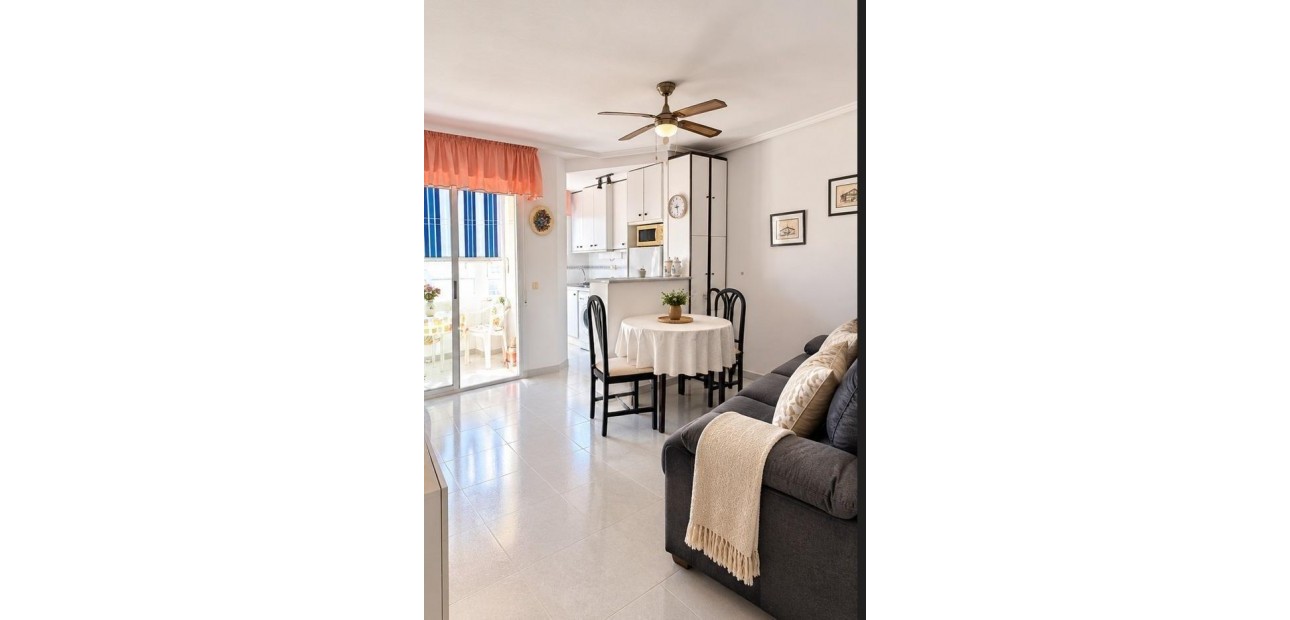 Sale - Apartment / flat -
Torrevieja - Estacion de autobuses