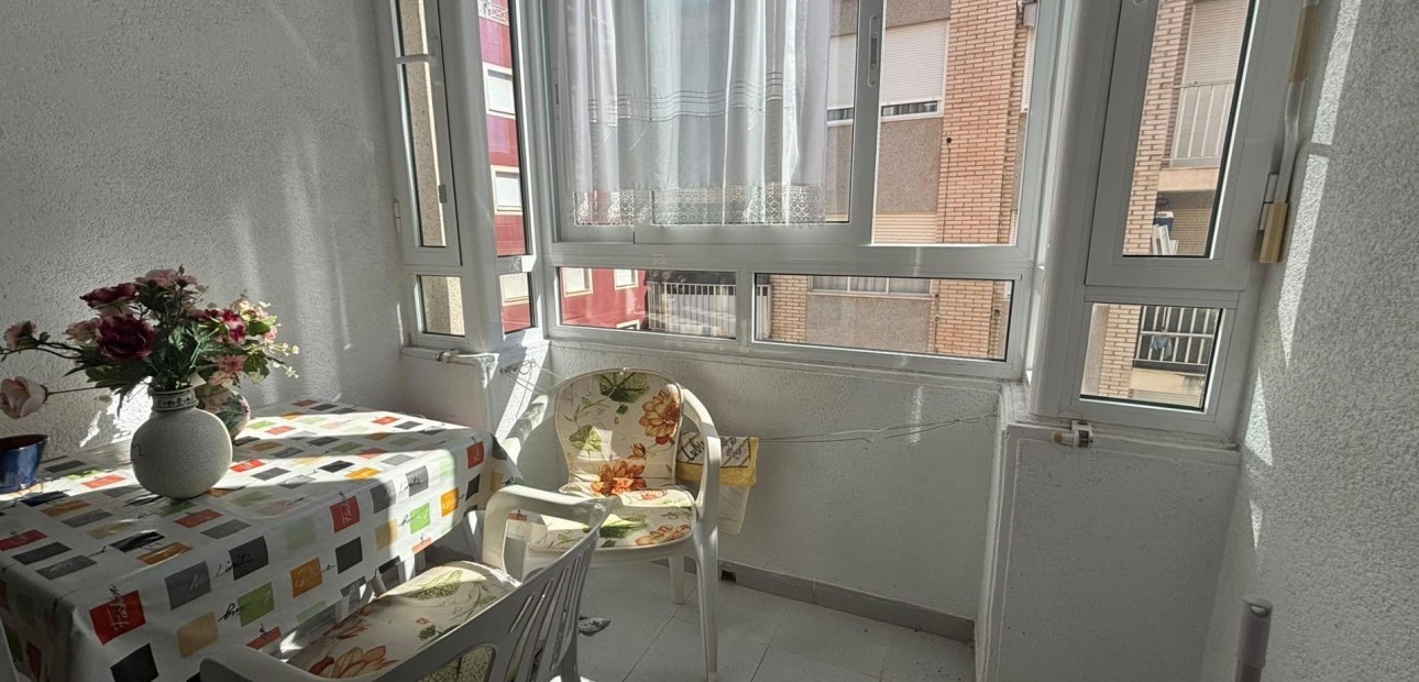 Sale - Apartment / flat -
Torrevieja - Estacion de autobuses