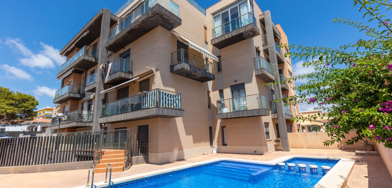 Sale - Apartment / flat -
Torrevieja - Rocio del Mar