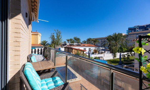 Sale - Apartment / flat -
Torrevieja - Rocio del Mar