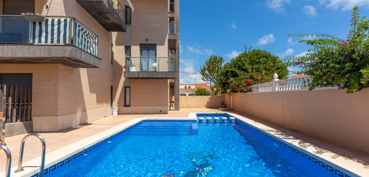 Sale - Apartment / flat -
Torrevieja - Rocio del Mar