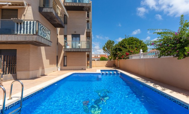 Sale - Apartment / flat -
Torrevieja - Rocio del Mar
