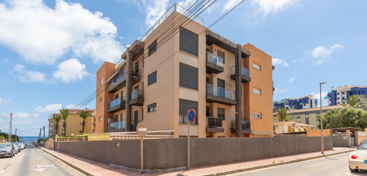 Sale - Apartment / flat -
Torrevieja - Rocio del Mar