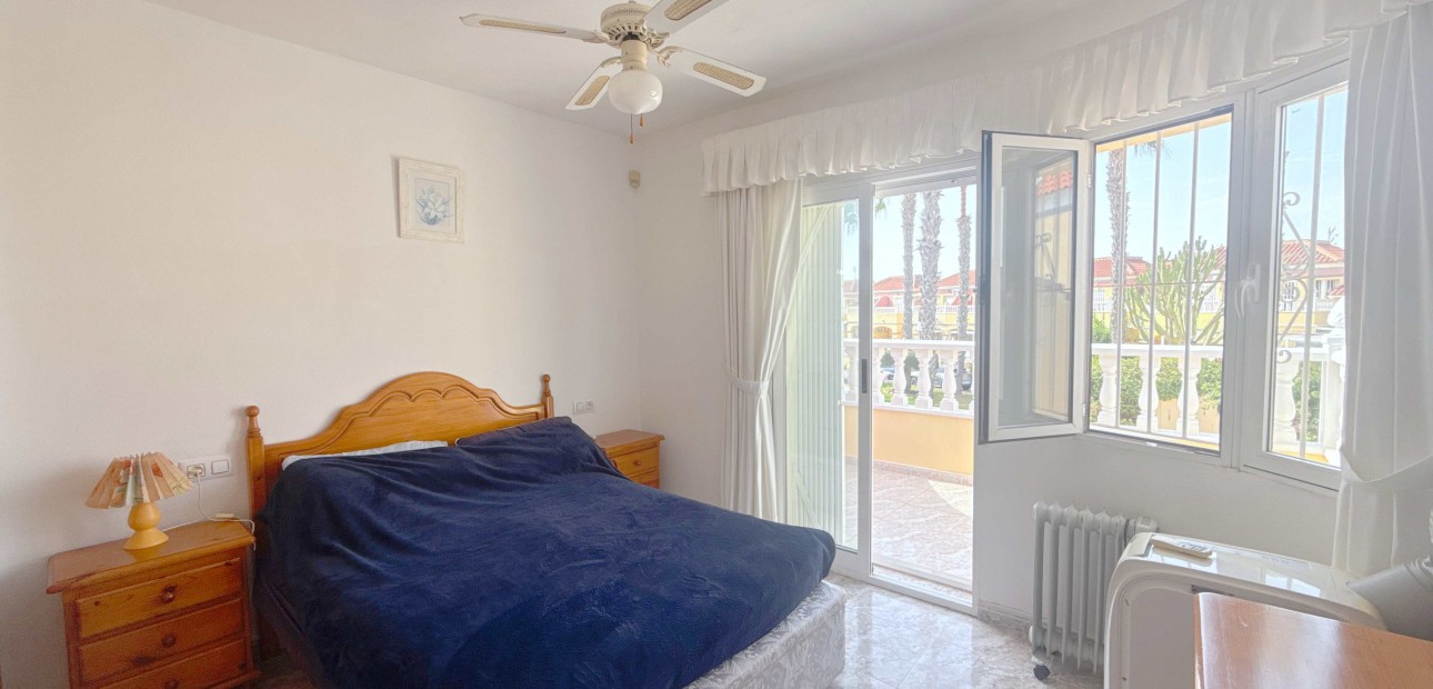 Sale - Townhouse -
Orihuela Costa - La Zenia