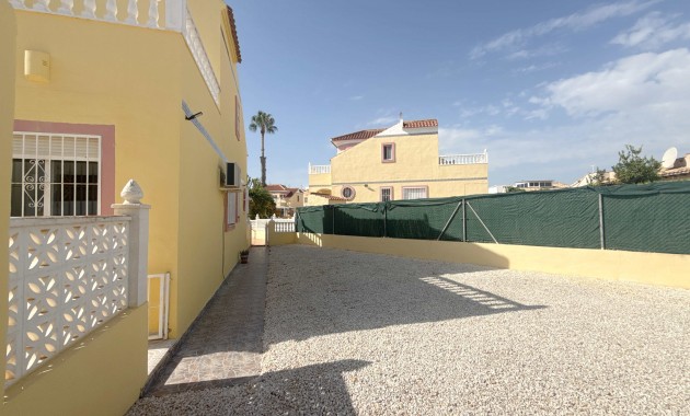 Sale - Townhouse -
Orihuela Costa - La Zenia